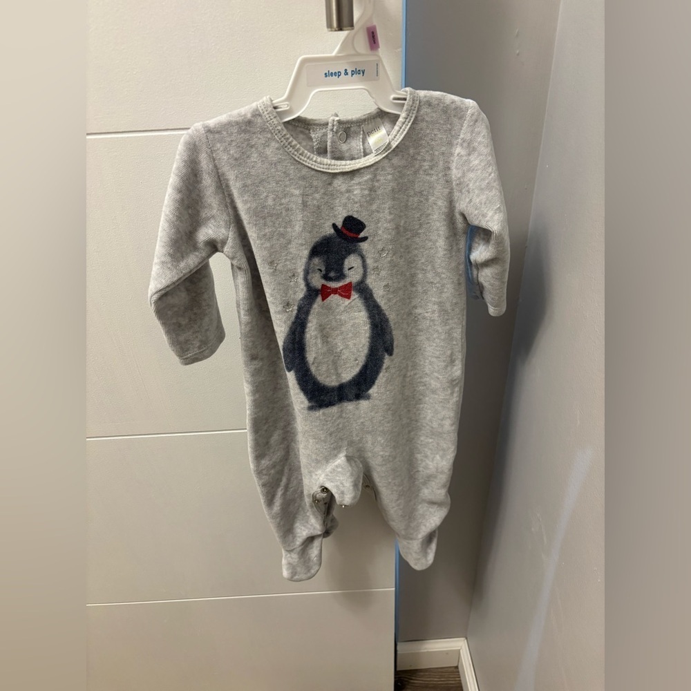 petit lem baby Penguin velour Footie Pajamas Size 6 Months Gray